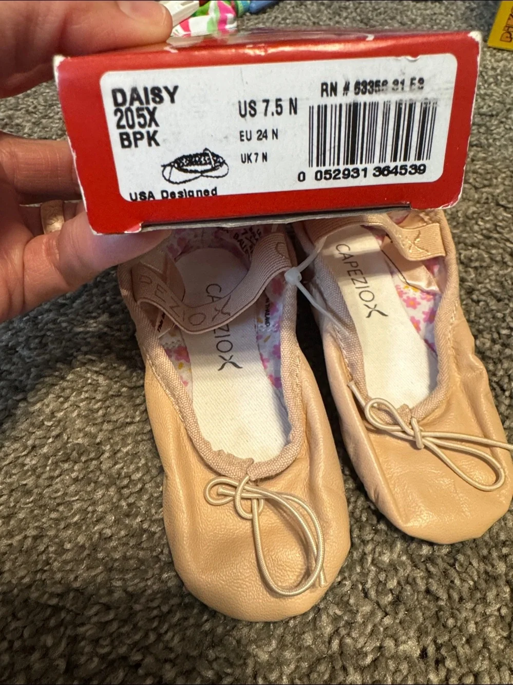 Capezio Daisy 205X Toddler Ballet Flats in Nude Pink size 7.5 NEW